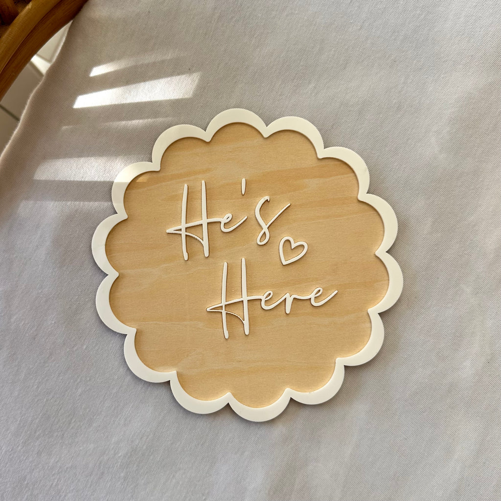 Scalloped “He’s Here” Announcement Card