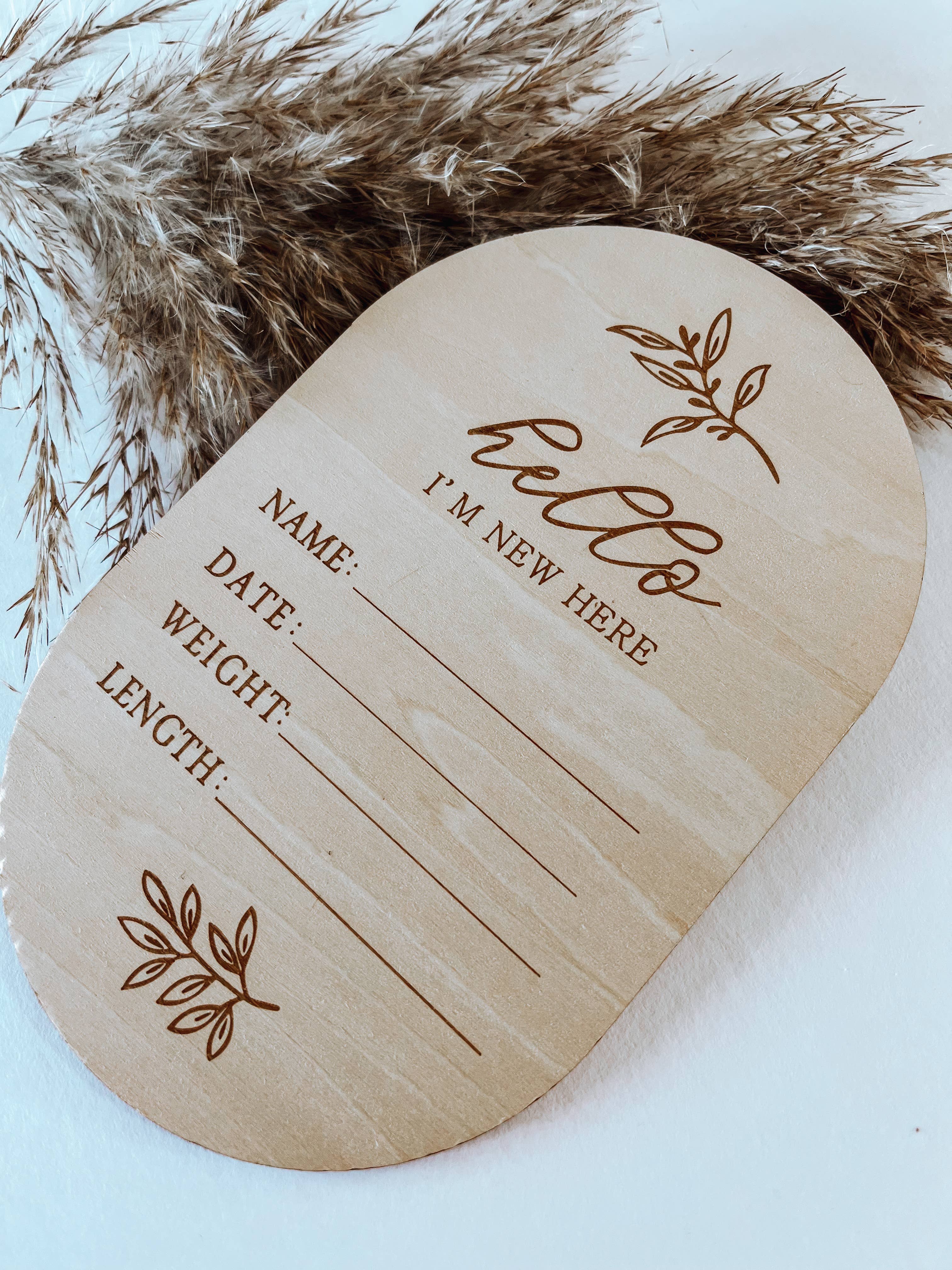Oval "Hello I'm New Here" Announcement Card