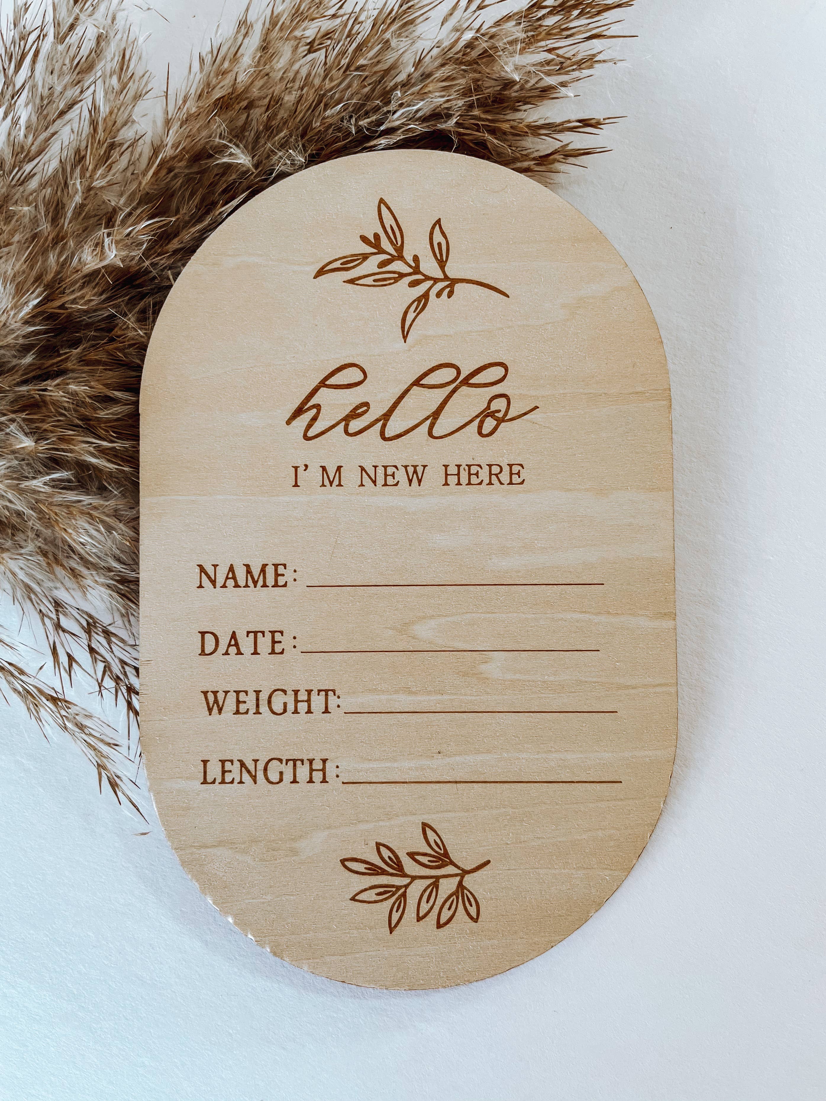 Oval "Hello I'm New Here" Announcement Card